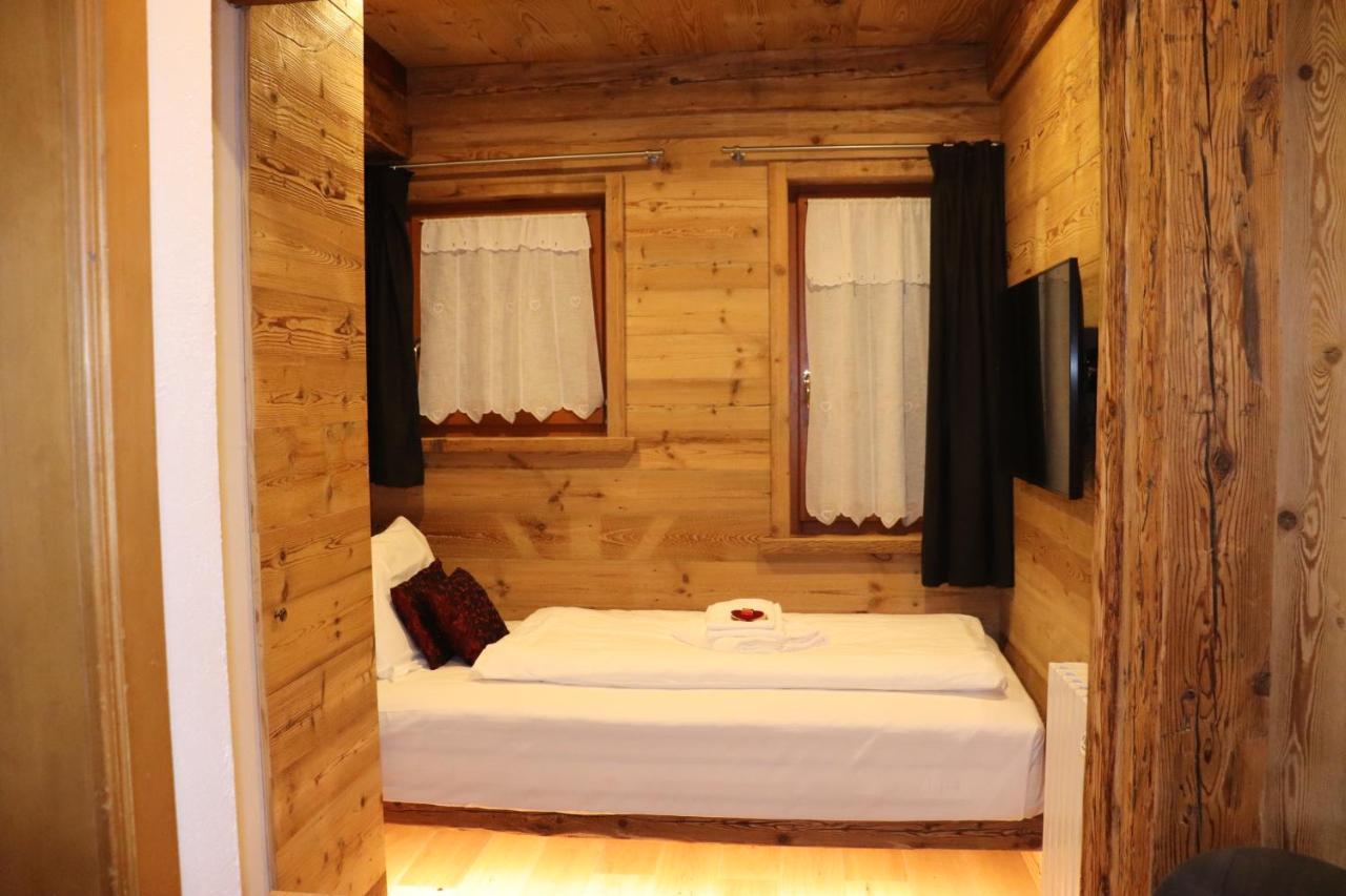 Hotel Ciasa Lorenzi Cortina d'Ampezzo Bagian luar foto