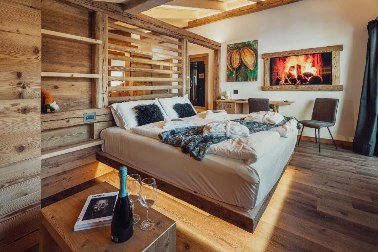 Hotel Ciasa Lorenzi Cortina d'Ampezzo Bagian luar foto