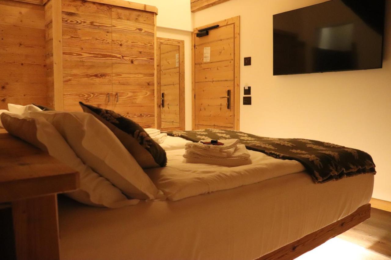 Hotel Ciasa Lorenzi Cortina d'Ampezzo Bagian luar foto