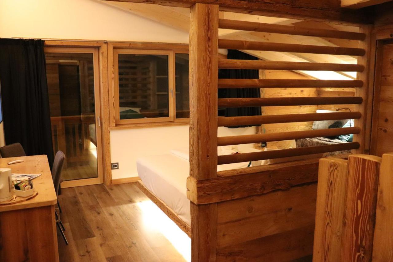 Hotel Ciasa Lorenzi Cortina d'Ampezzo Bagian luar foto