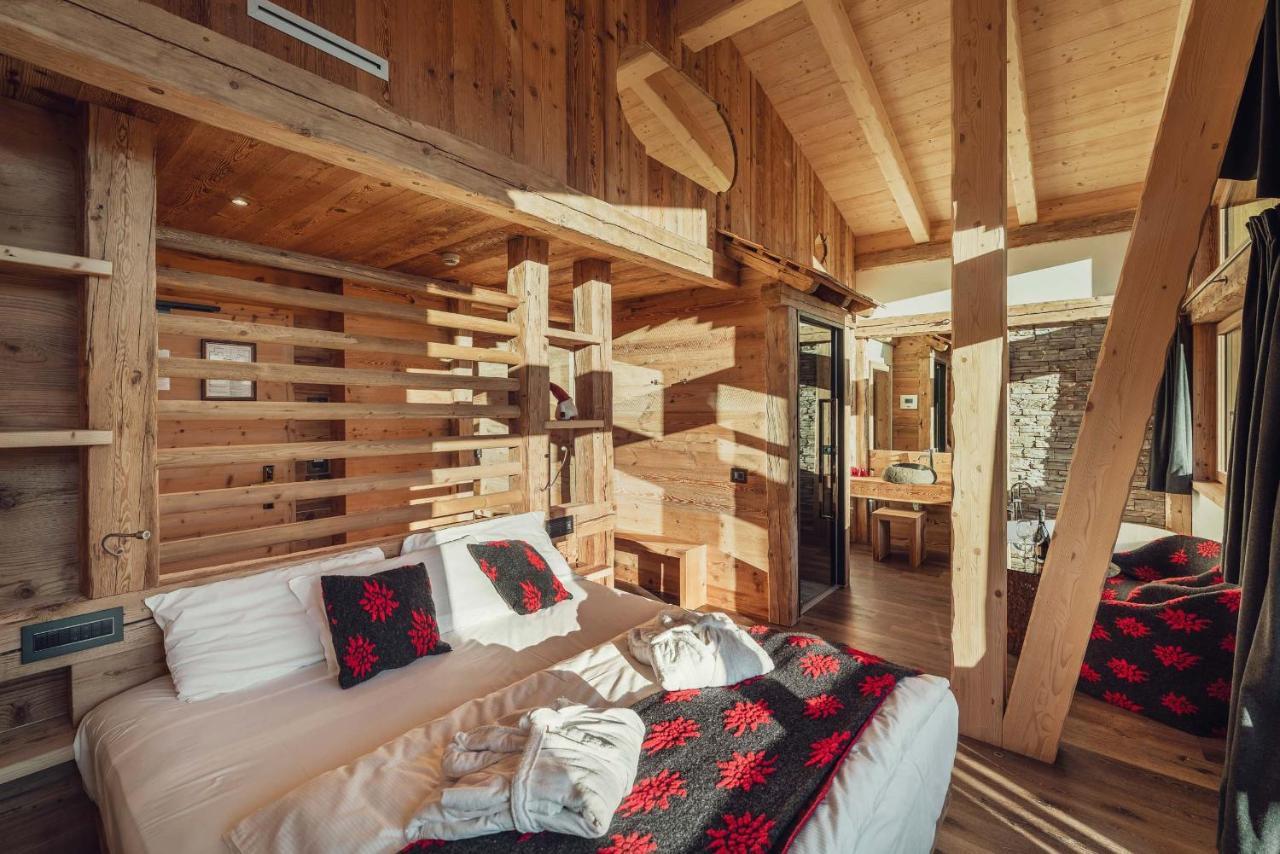 Hotel Ciasa Lorenzi Cortina d'Ampezzo Bagian luar foto