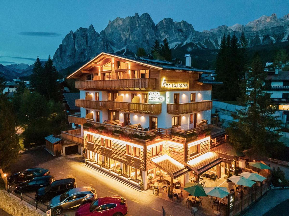 Hotel Ciasa Lorenzi Cortina d'Ampezzo Bagian luar foto