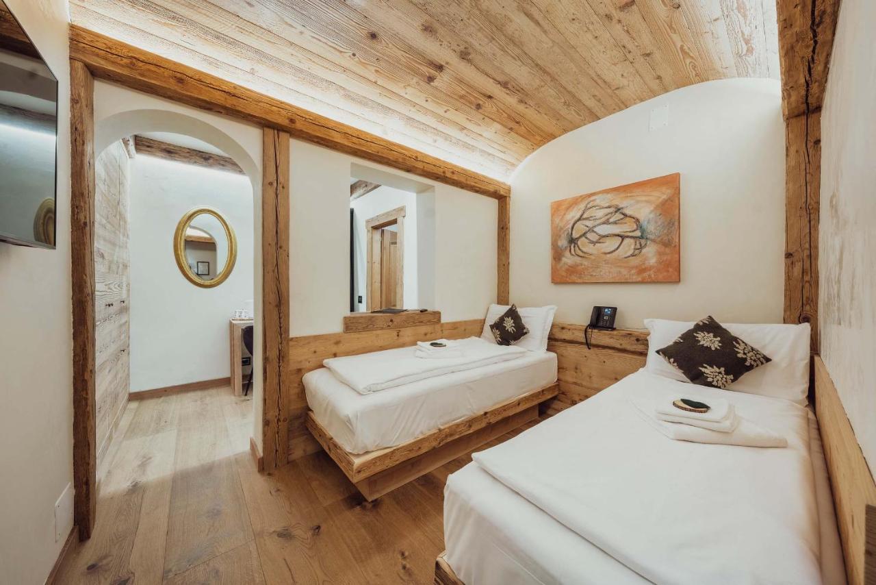 Hotel Ciasa Lorenzi Cortina d'Ampezzo Bagian luar foto