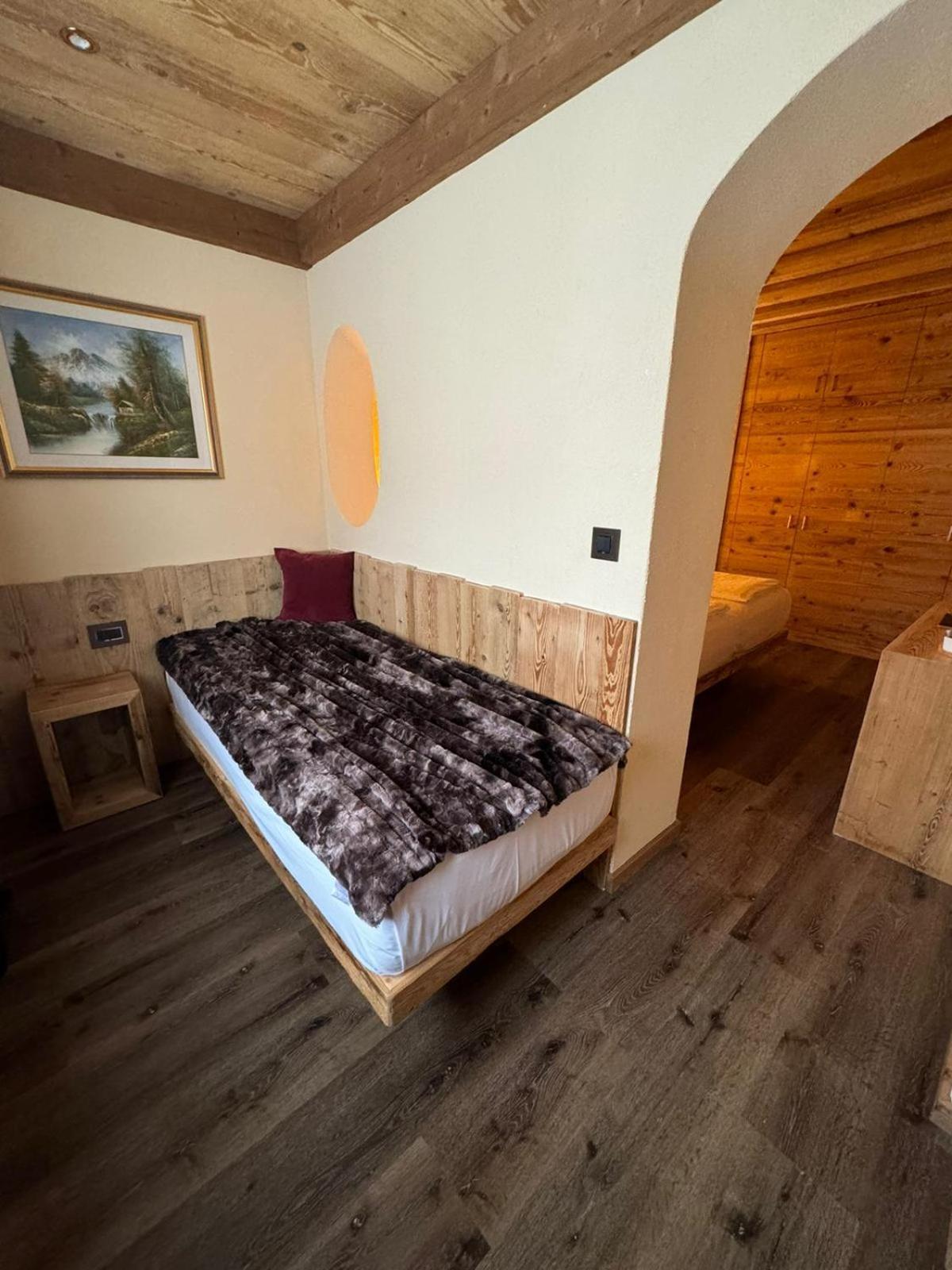 Hotel Ciasa Lorenzi Cortina d'Ampezzo Bagian luar foto