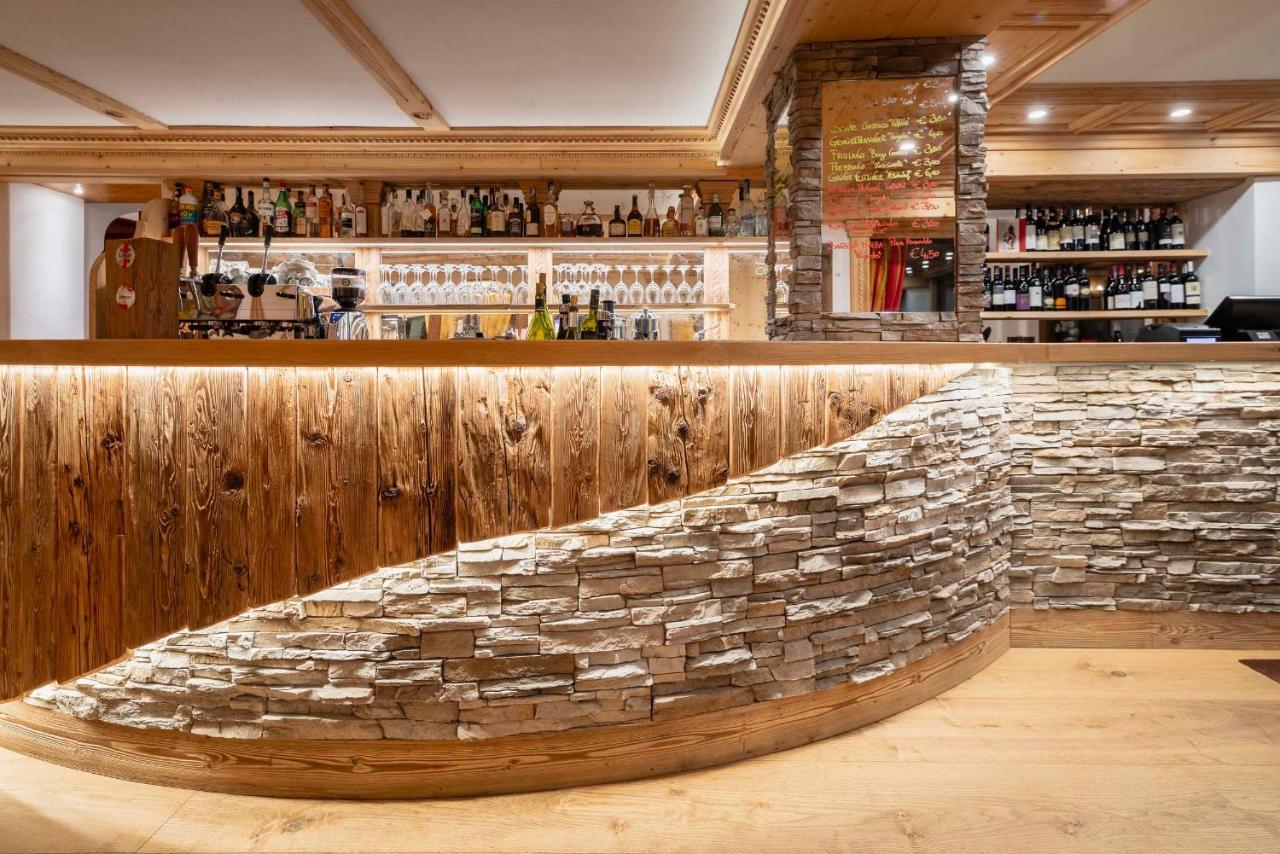 Hotel Ciasa Lorenzi Cortina d'Ampezzo Bagian luar foto