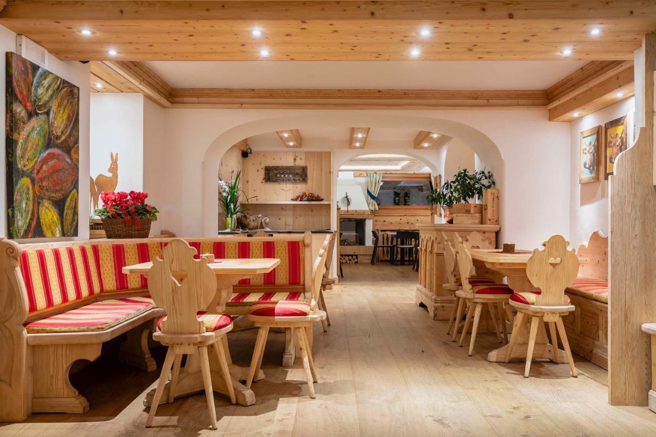 Hotel Ciasa Lorenzi Cortina d'Ampezzo Bagian luar foto